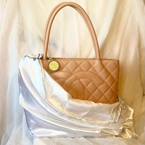 Chanel Caviar Leather Pink Medallion Bag - Picture 16 of 17